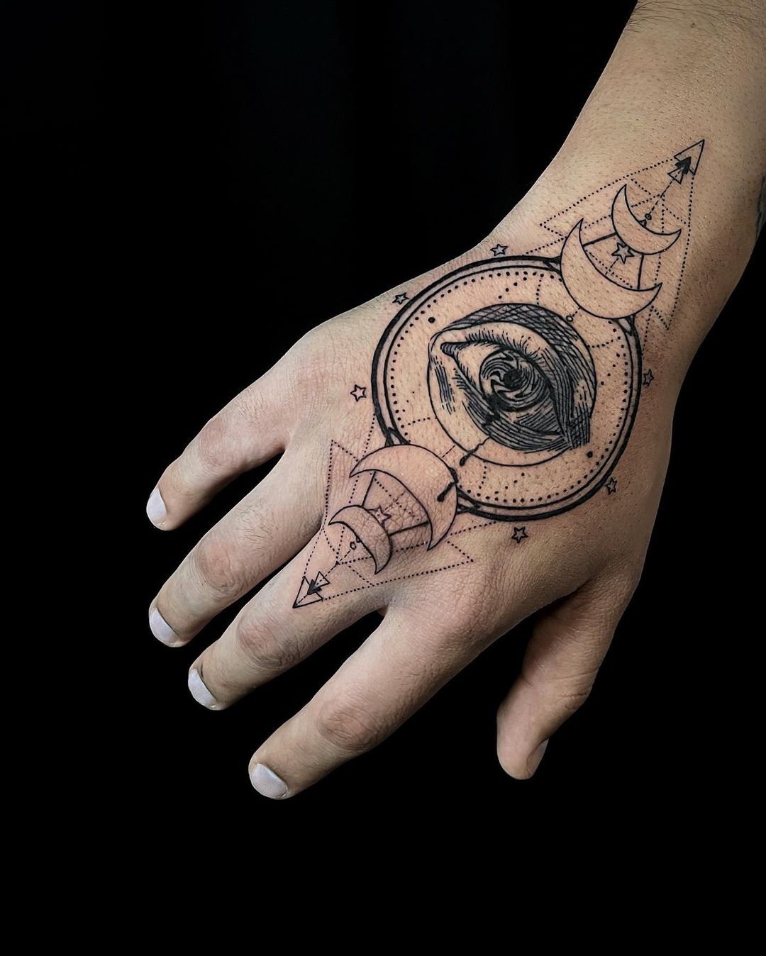 fine line tattoo style